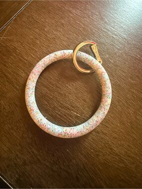 Resin Glitter Bangle Keyring with Gold Ring - Pink Multi